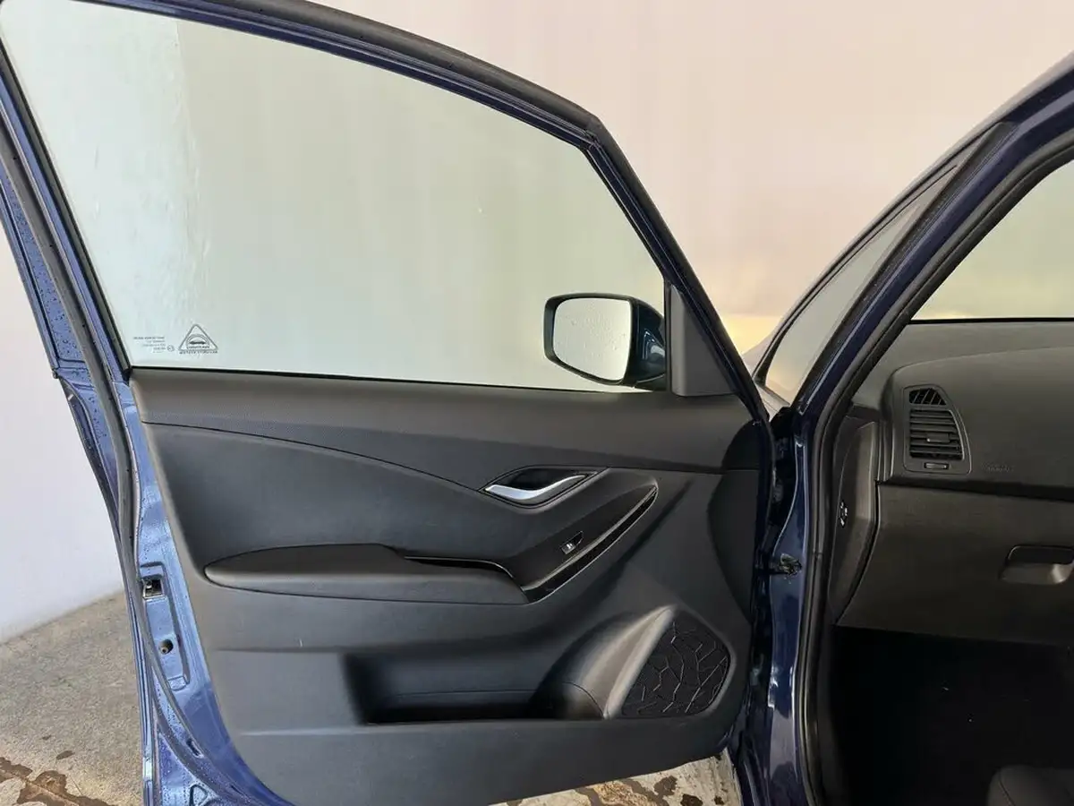 2019-hyundai-ix20-16-se-auto-big-8