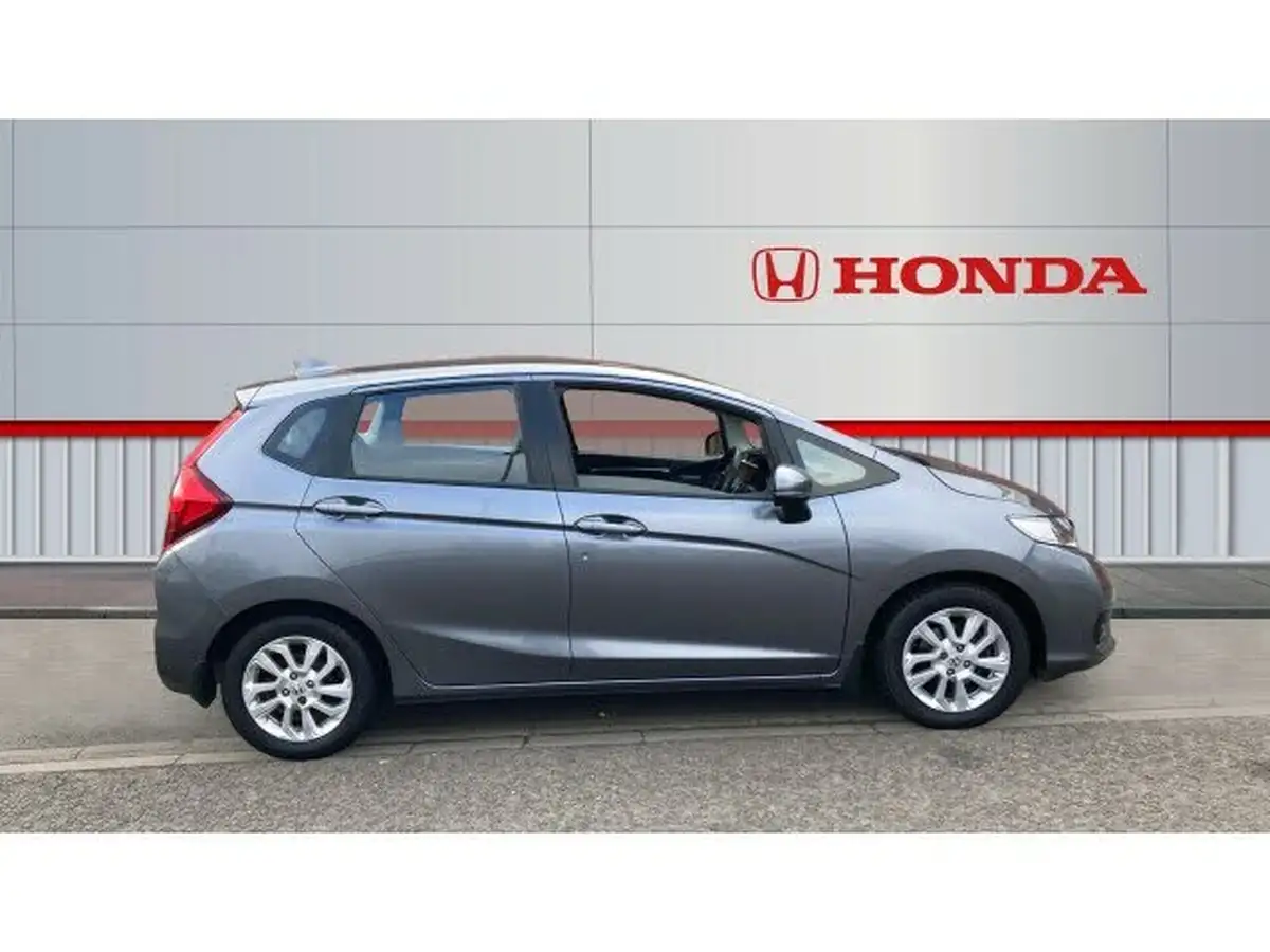 2019-honda-jazz-13-i-vtec-se-navi-cvt-big-4