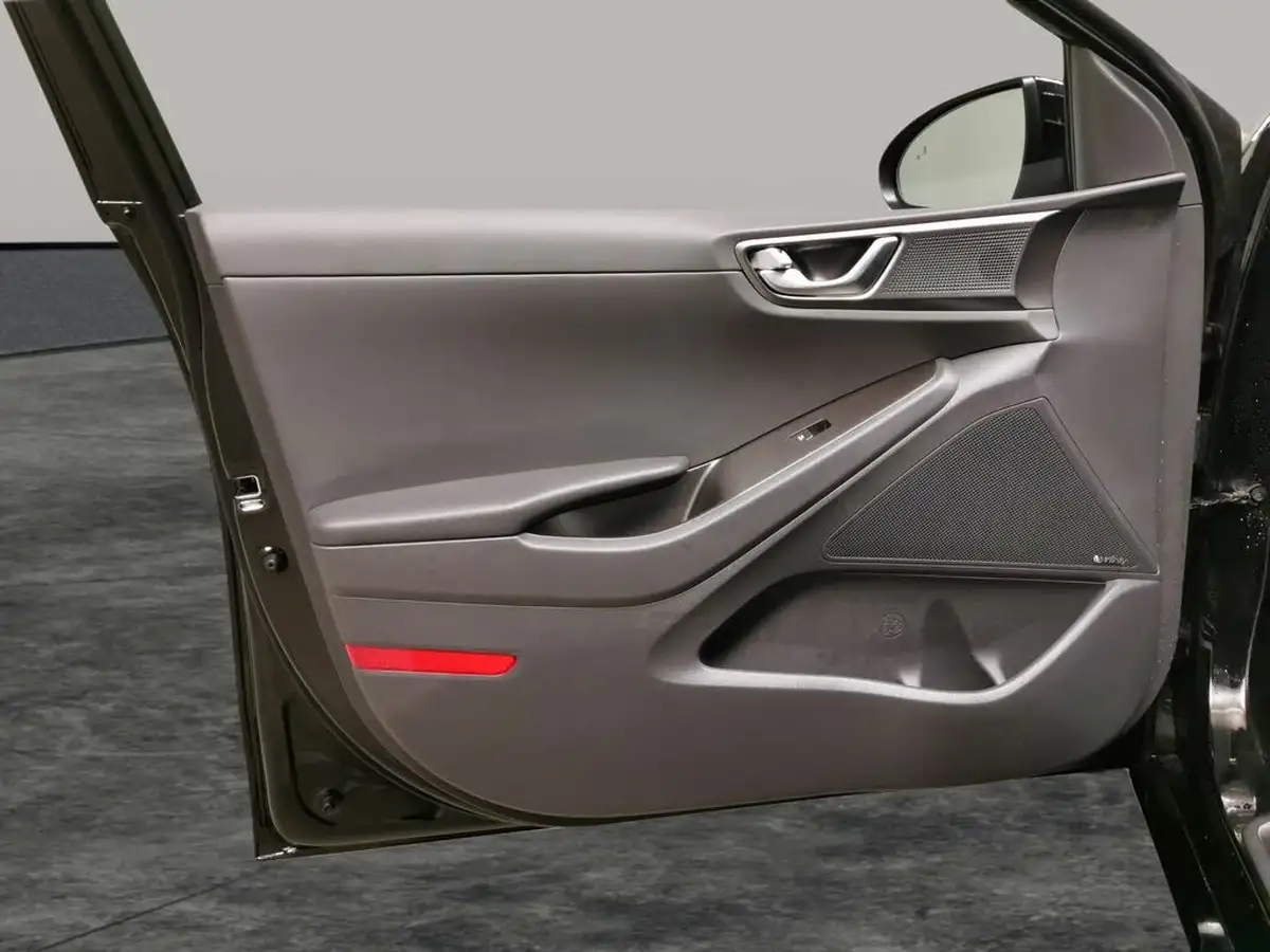 2021-hyundai-ioniq-e-premium-se-electric-100kw-big-42
