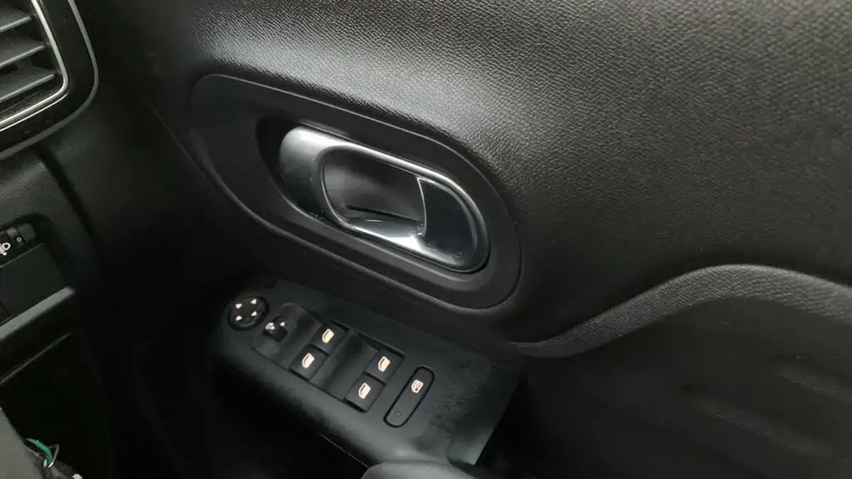 2019-citroen-c5-aircross-16-puretech-flair-big-21