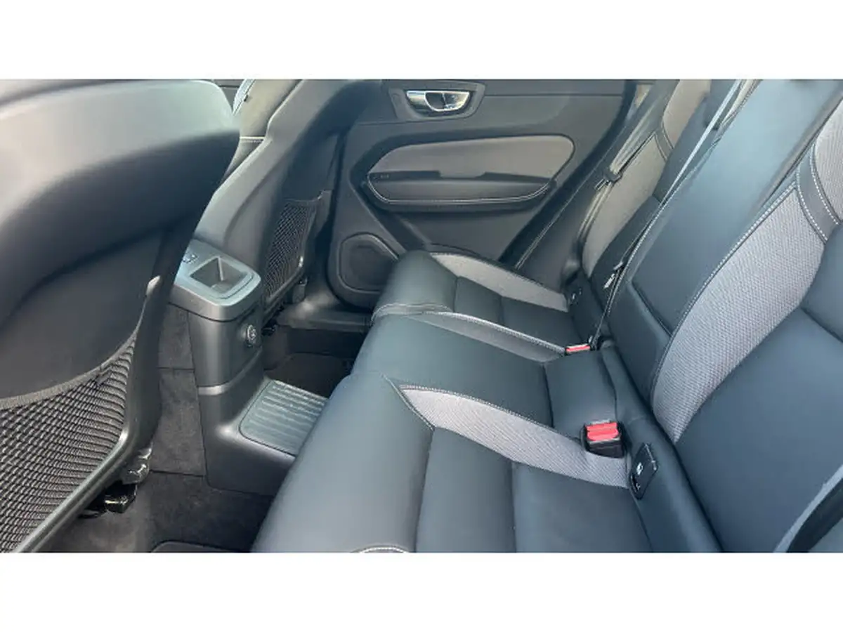 2024-volvo-xc60-20-t6-plus-black-edition-big-9