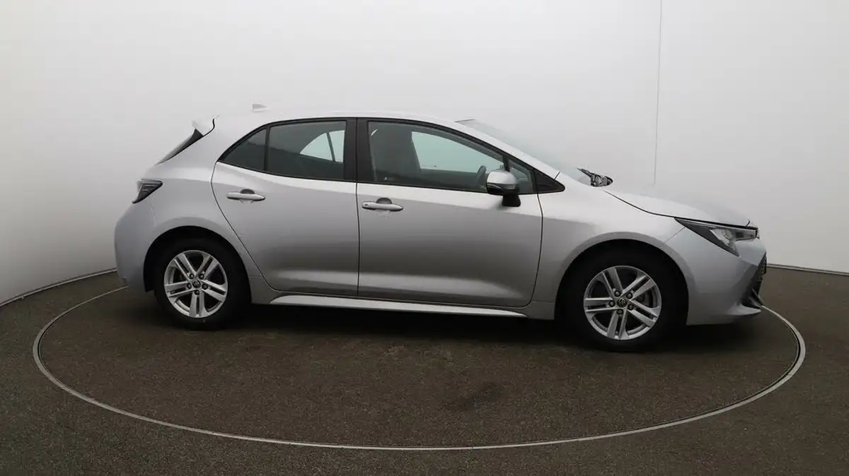 2022-toyota-corolla-18-vvt-i-icon-120bhp-trk-hatchback-5d-big-47