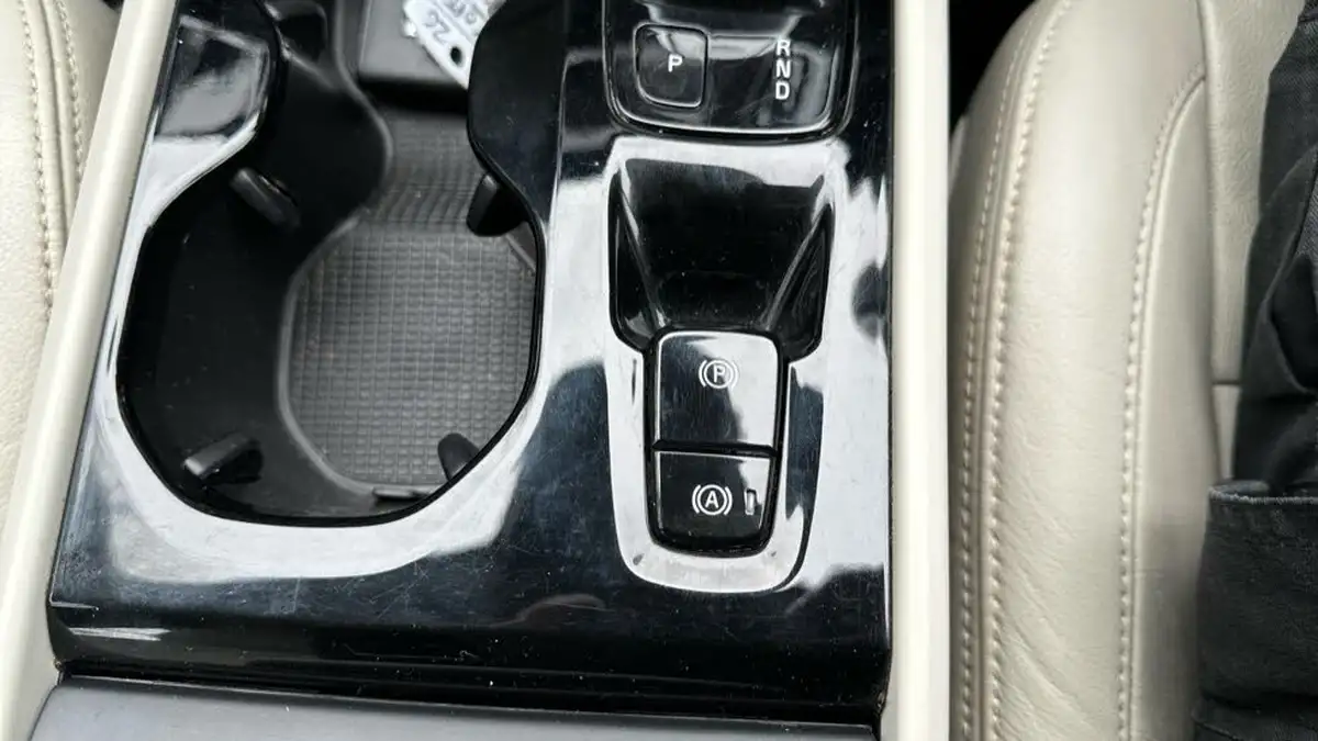 2021-volvo-xc40-15-t3-inscription-161bhp-auto-big-47