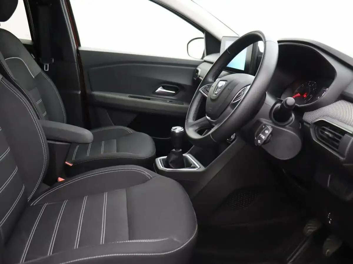 2022-dacia-jogger-10-tce-comfort-big-18
