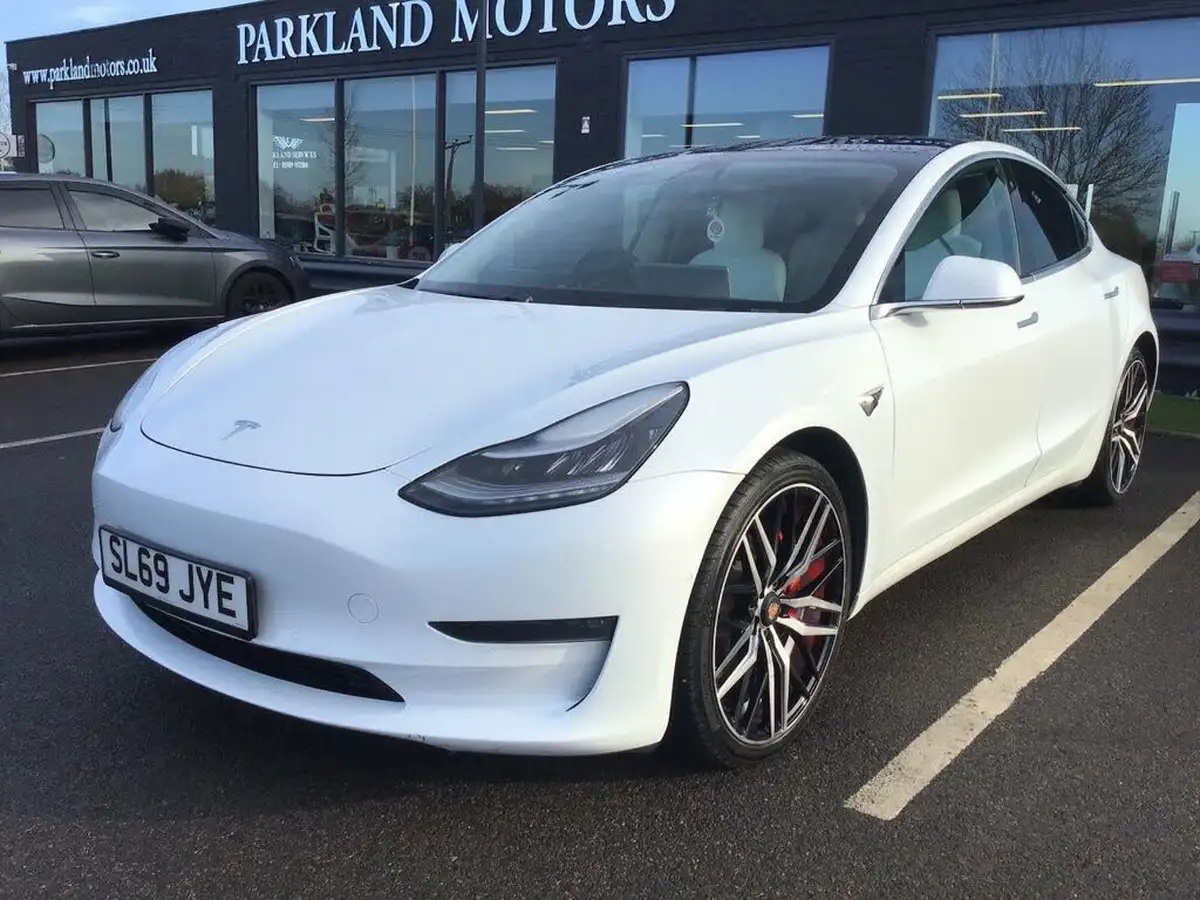 2019-tesla-model-3-e-4x4-performance-pack-big-2