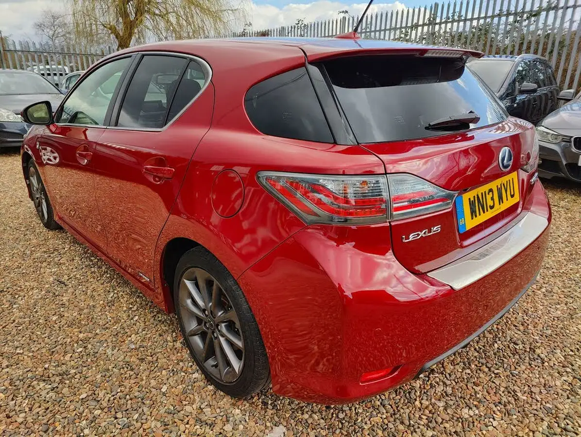 2013-lexus-ct-200h-18-f-sport-big-7