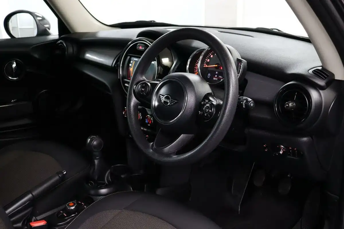 2018-mini-cooper-15-cooper-series-ii-ss-hatchback-3d-big-17