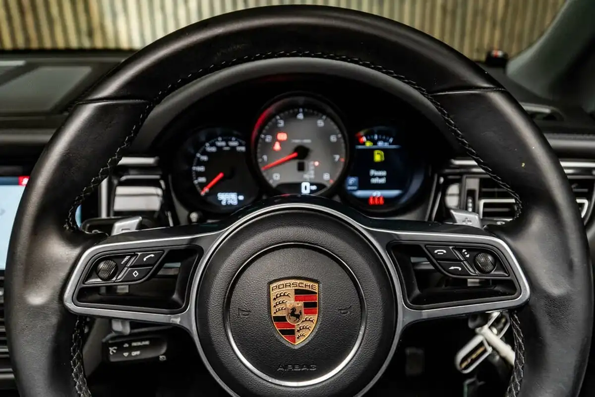 2020-porsche-macan-30-v6-s-big-32