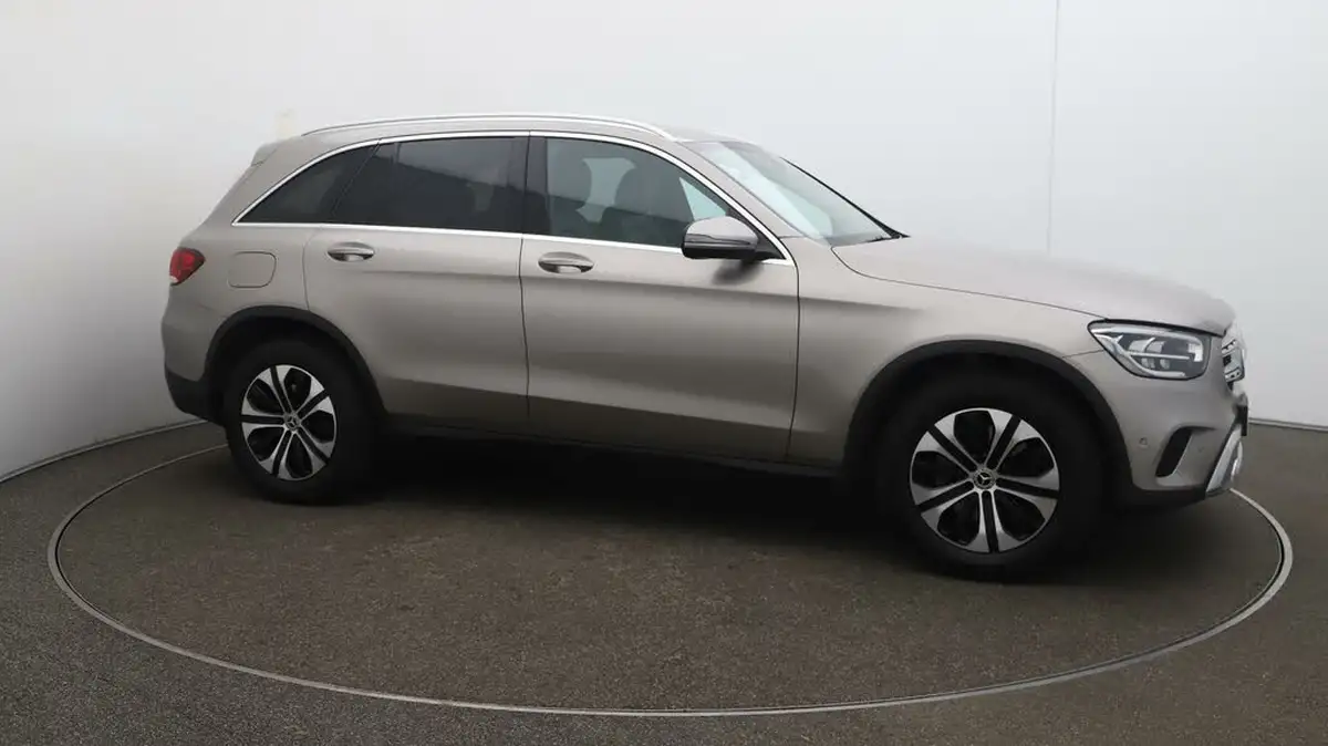 2020-mercedes-benz-glc-class-20-glc300-sport-big-39