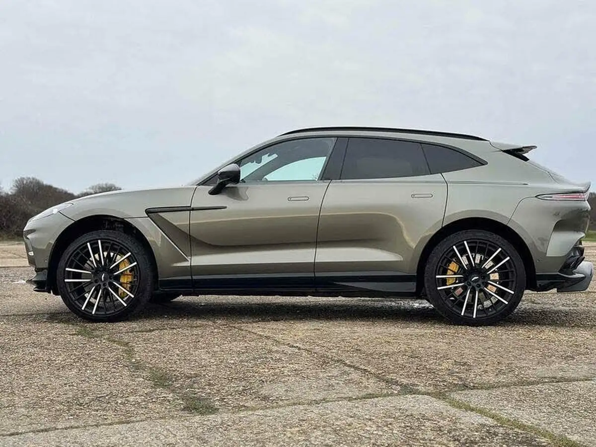 2024-aston-martin-dbx-40-v8-big-19