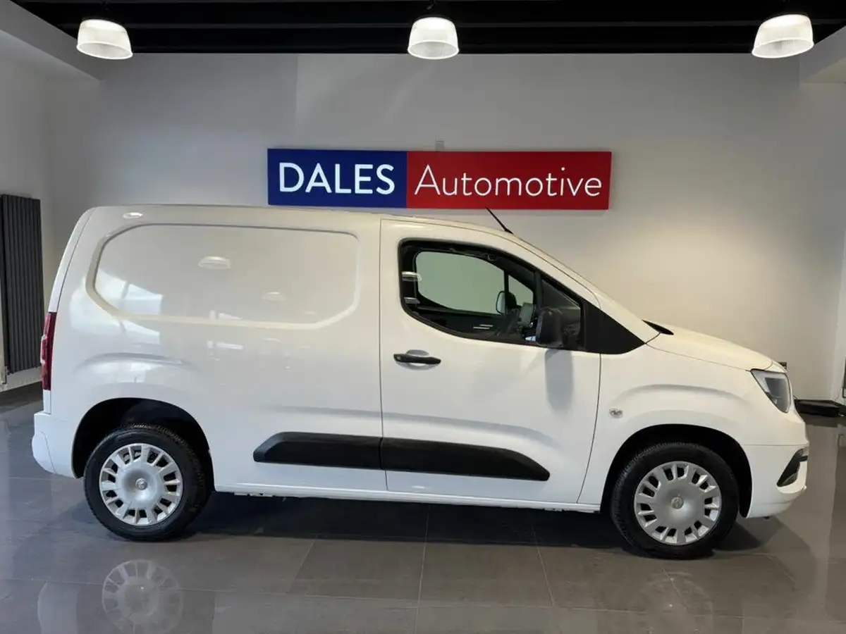 2020-vauxhall-combo-15cdti-sportive-2300-100pseu6dt-l1h1-panel-big-2