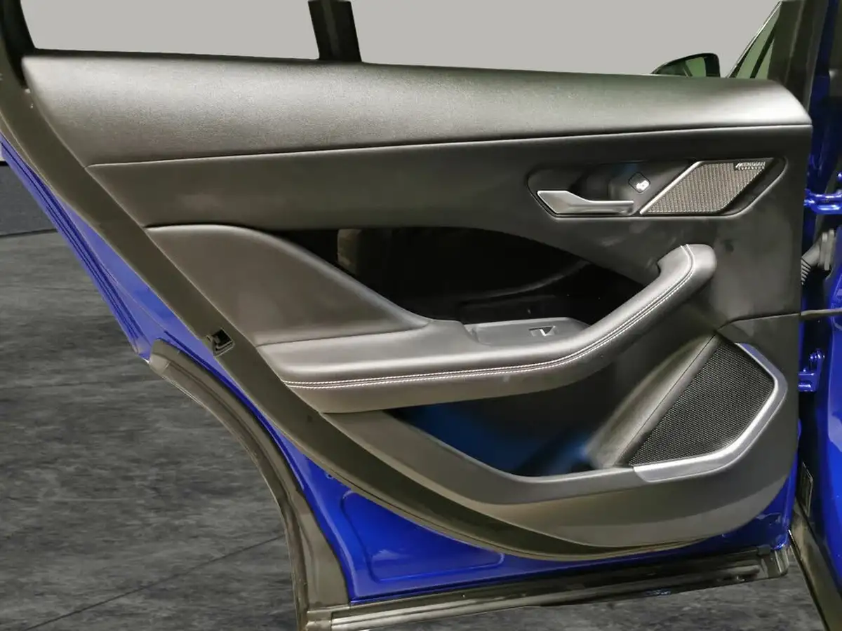 2021-jaguar-i-pace-ev400-hse-big-26