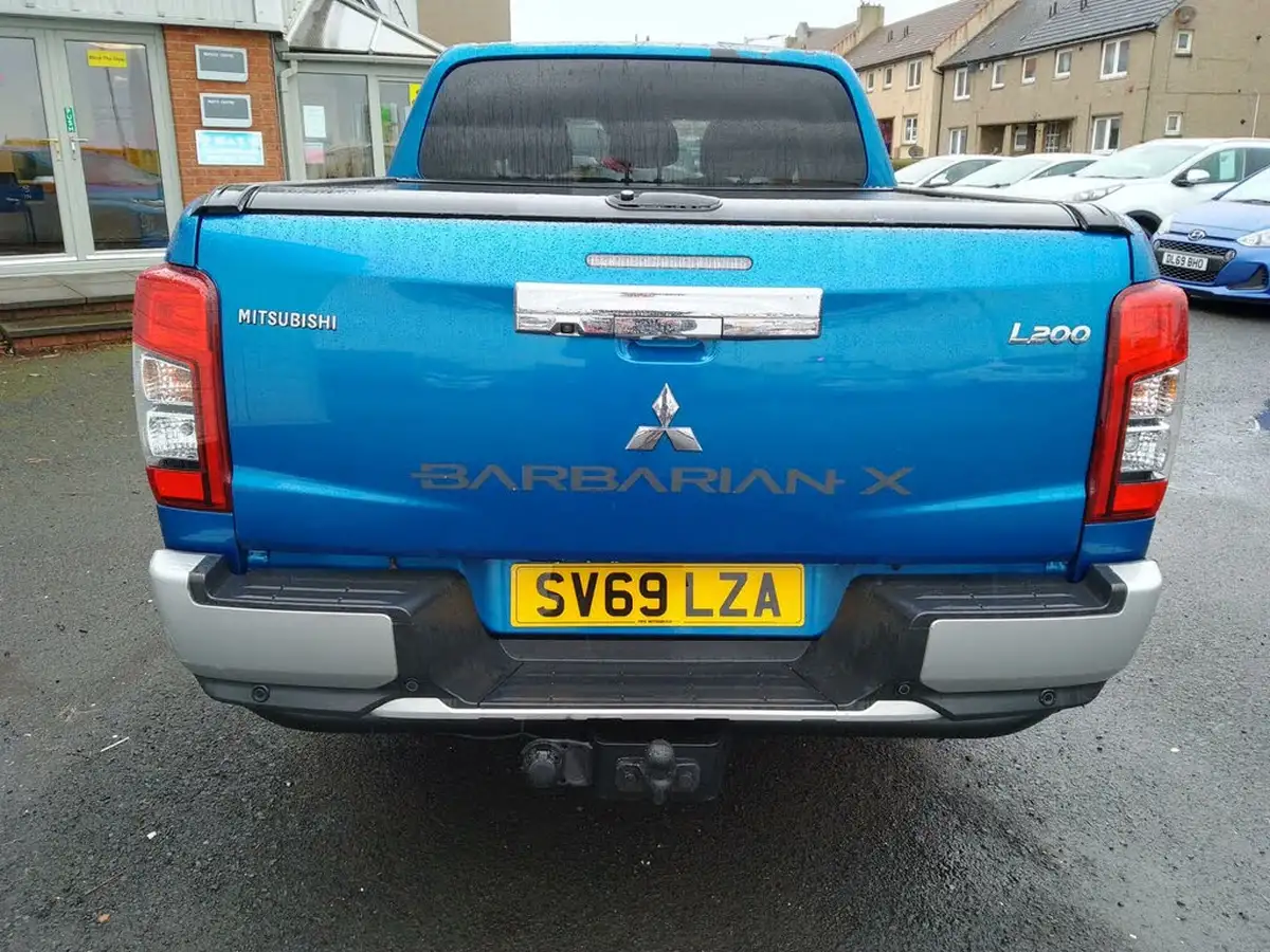 2019-mitsubishi-l200-22di-d-barbarian-x-big-8