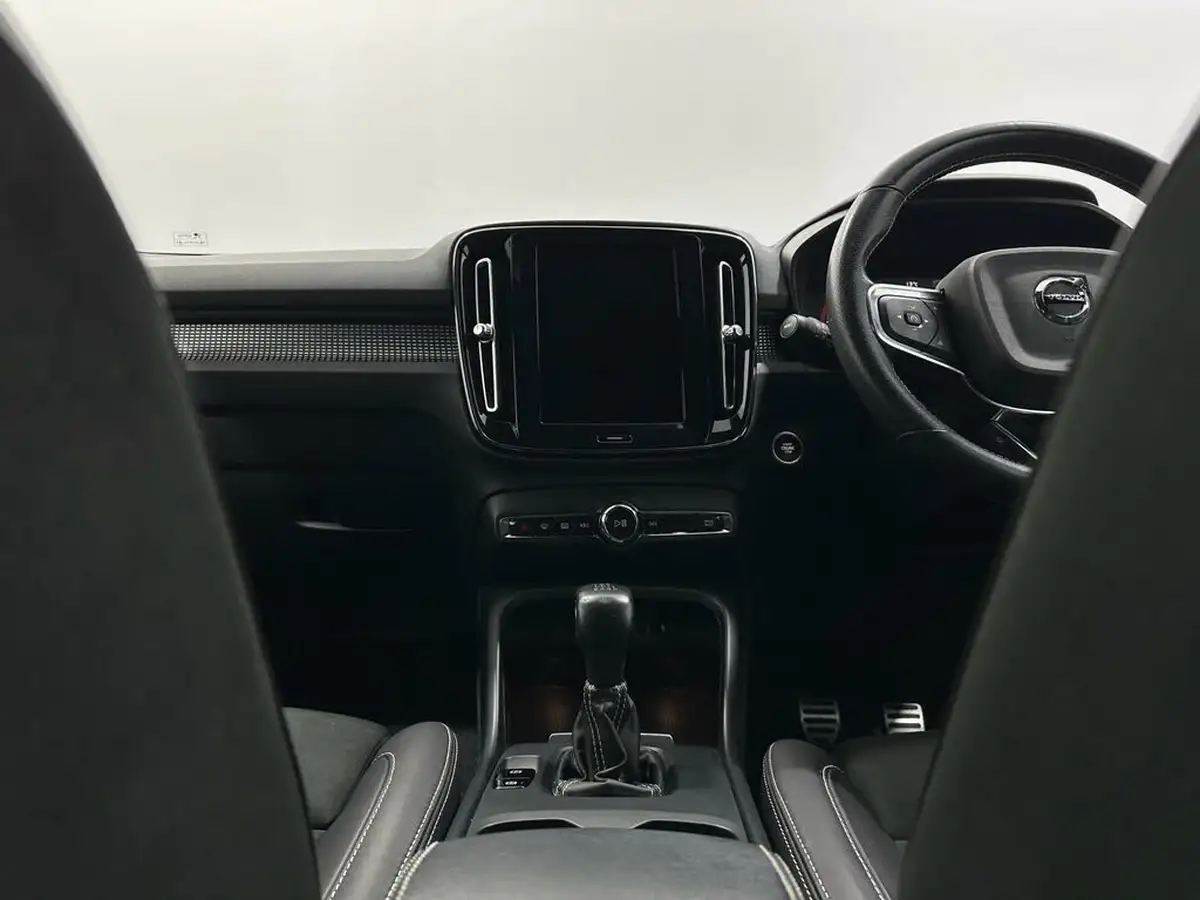 2021-volvo-xc40-15-t3-r-design-161bhp-big-17