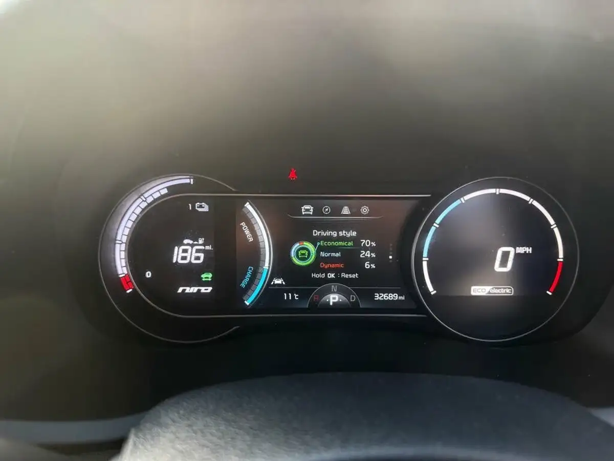 2019-kia-e-niro-ev-first-edition-big-29
