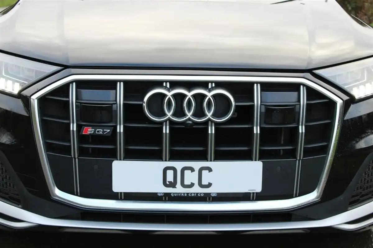 2020-audi-sq7-40tdi-big-28