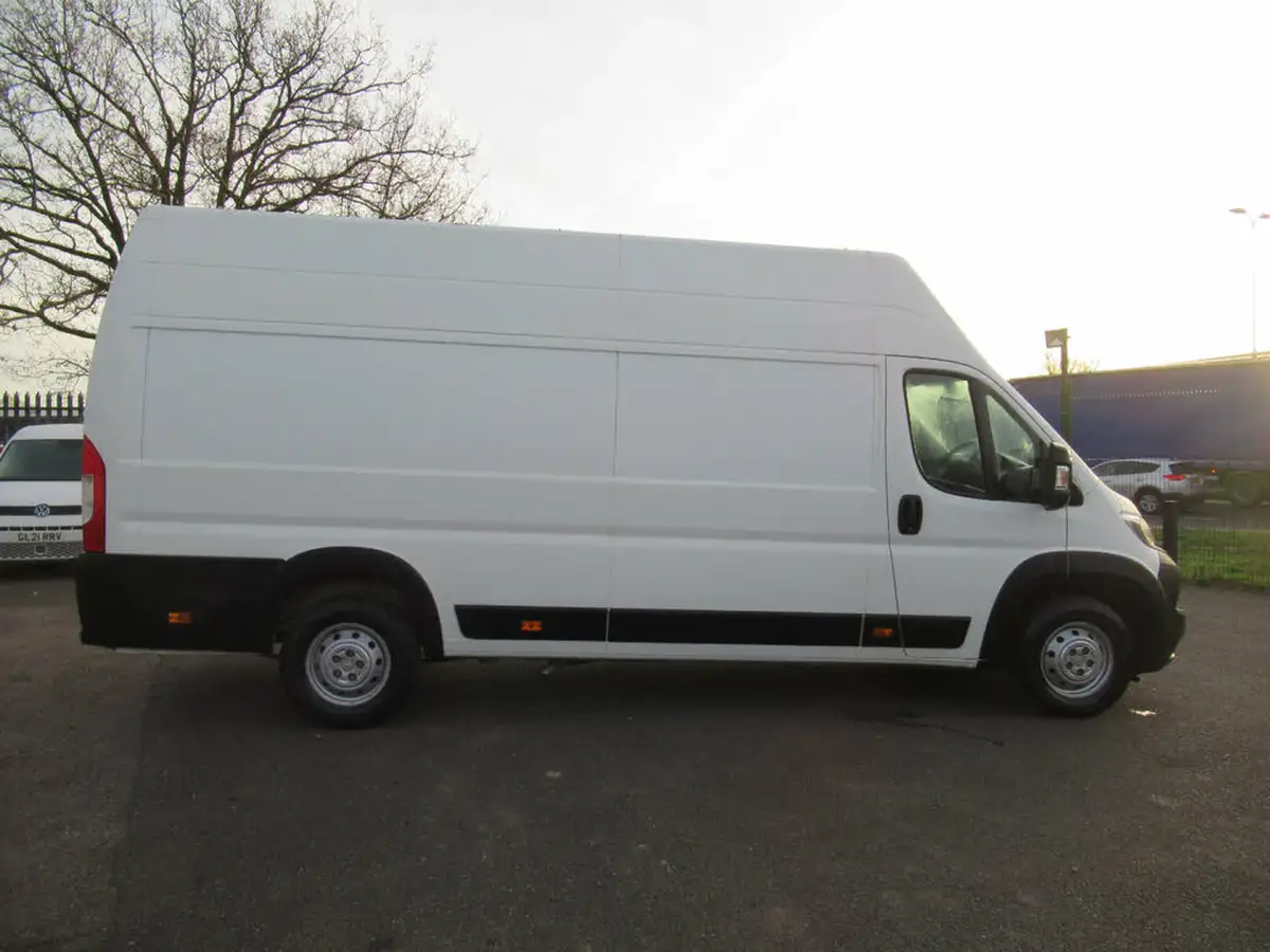 2021-citroen-relay-22bluehdi-35-l4h3-heavy-enterprise-140eu6dt-big-12