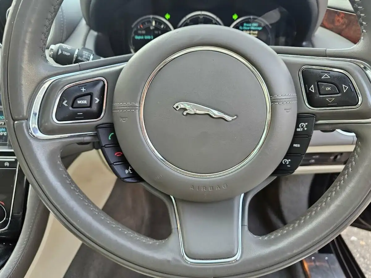 2014-jaguar-xj-series-30td-xj-portfolio-swb-auto-big-12