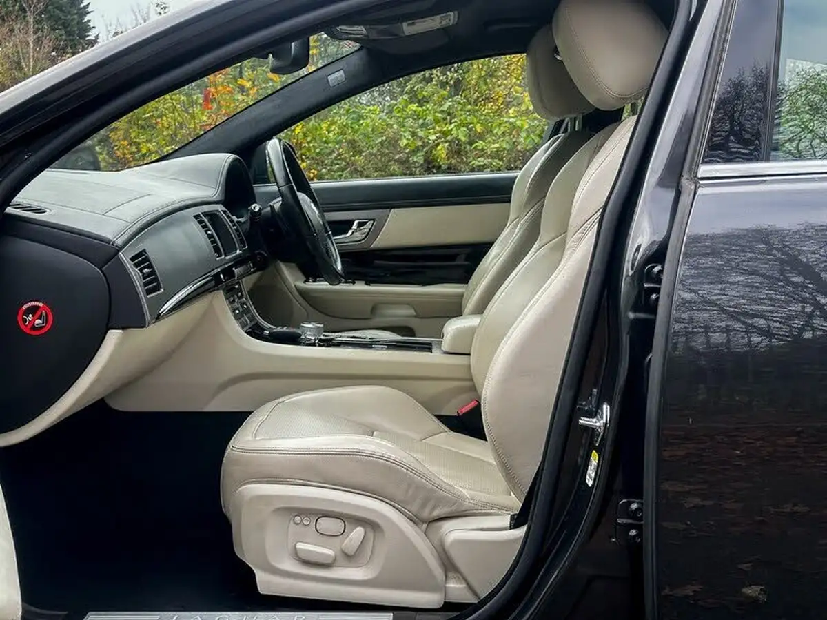 2011-jaguar-xf-50-xfr-big-24