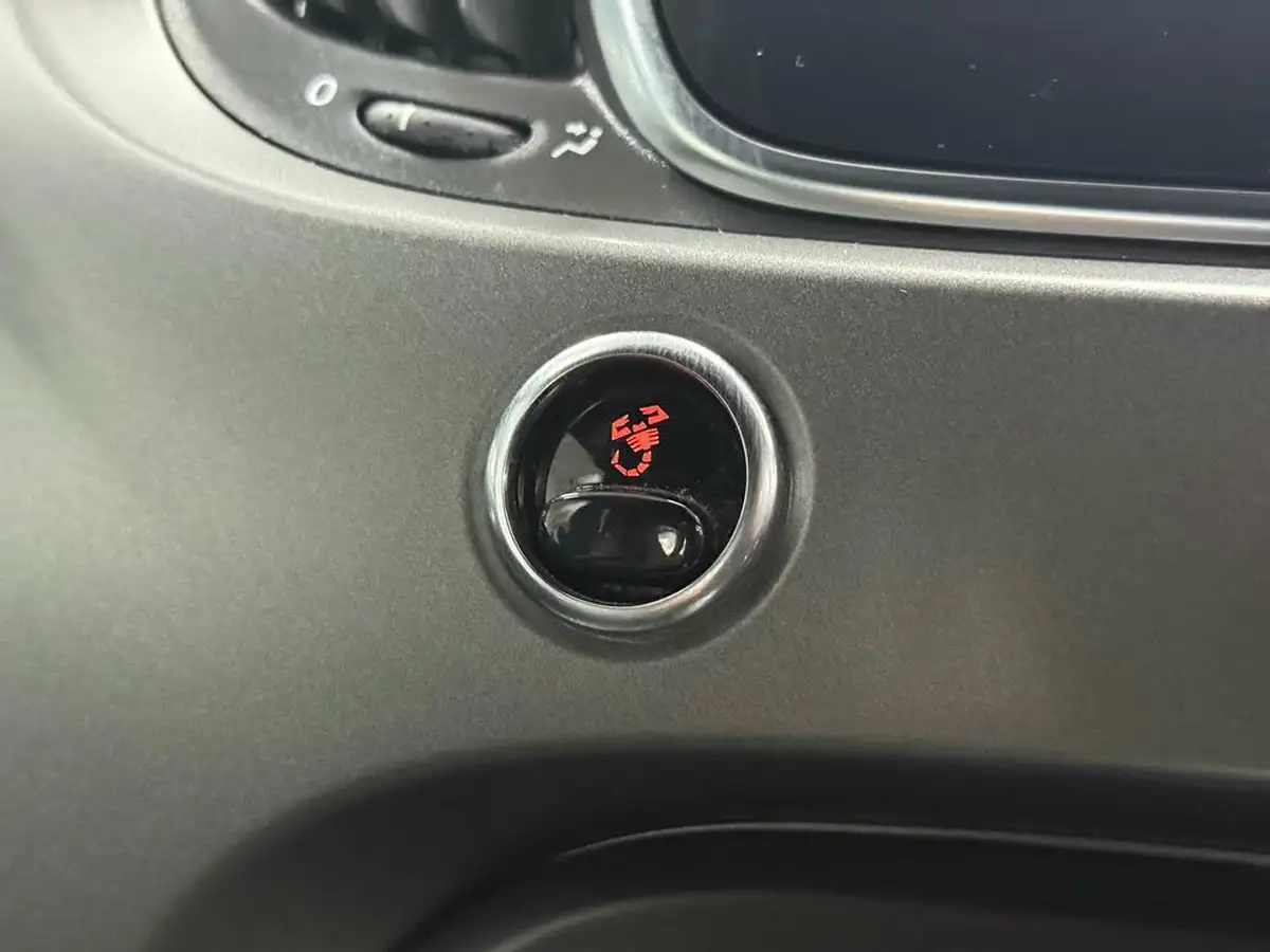 2021-abarth-595-14-tjet-turismo-big-42