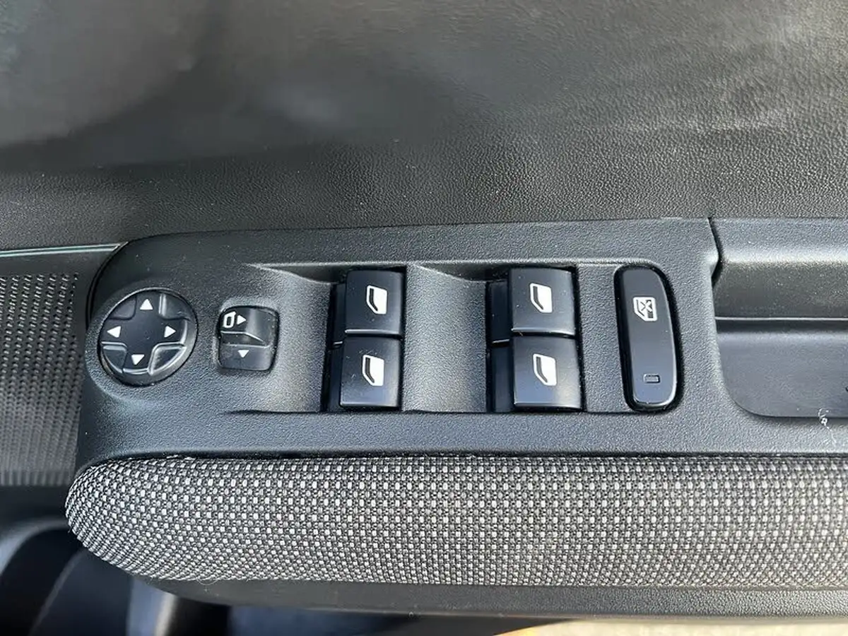 2018-citroen-c3-aircross-16bluehdi-flair-100ps-big-14