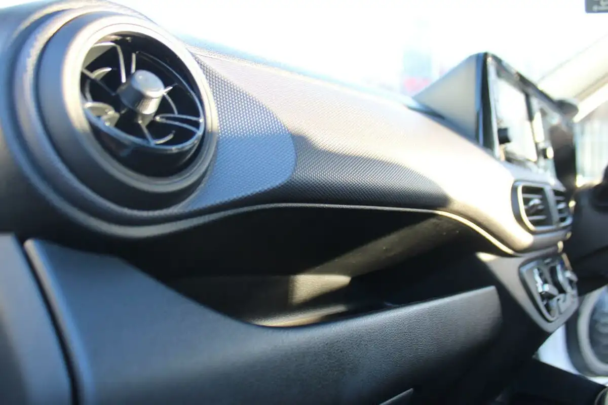 2022-hyundai-i10-12-se-connect-auto-big-31
