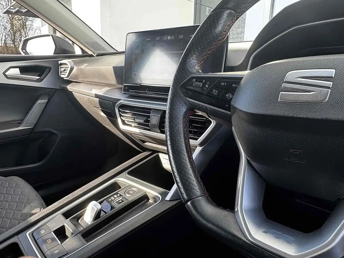 2021-seat-leon-14-e-hybrid-fr-hatchback-big-35