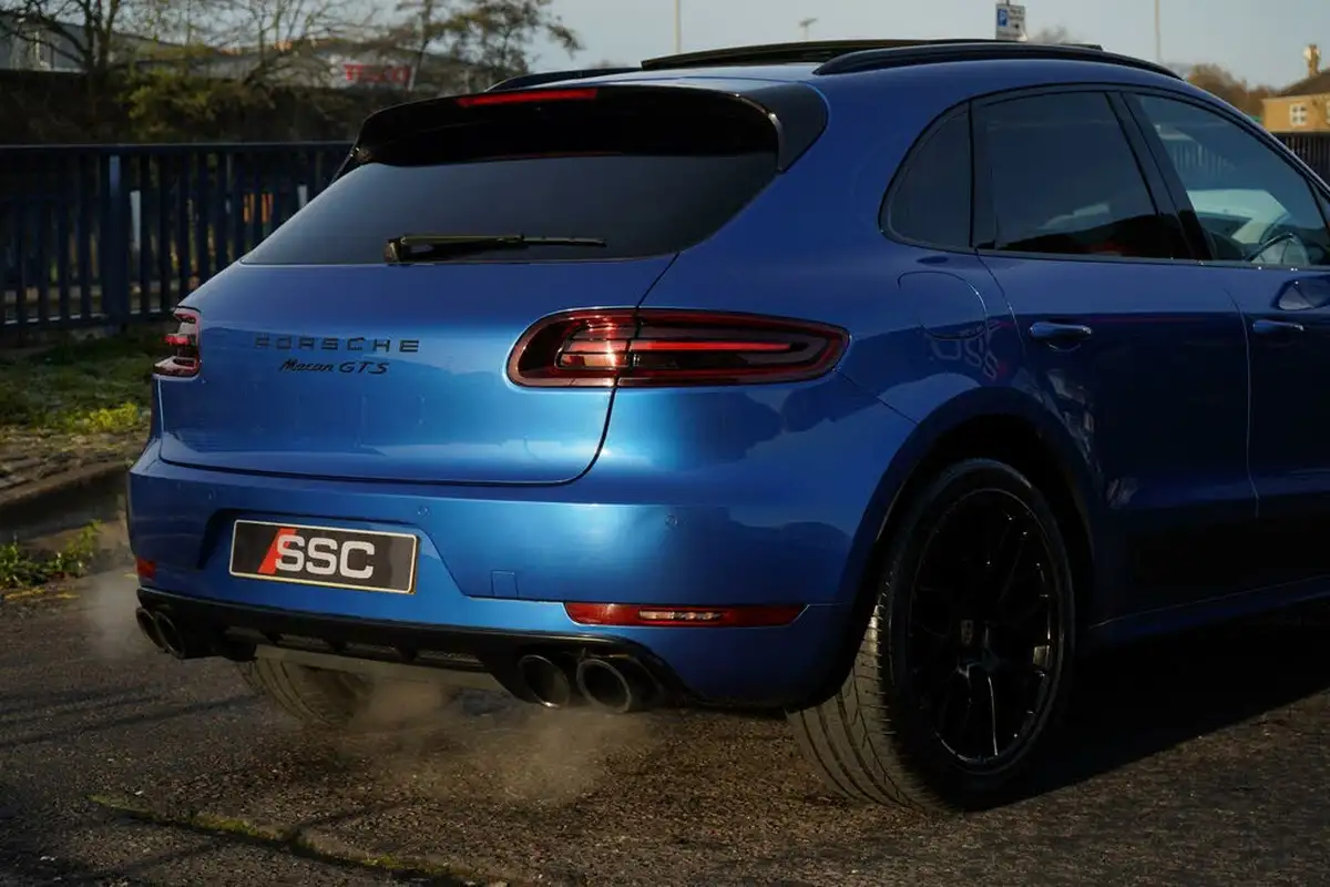 2016-porsche-macan-30-gts-big-32