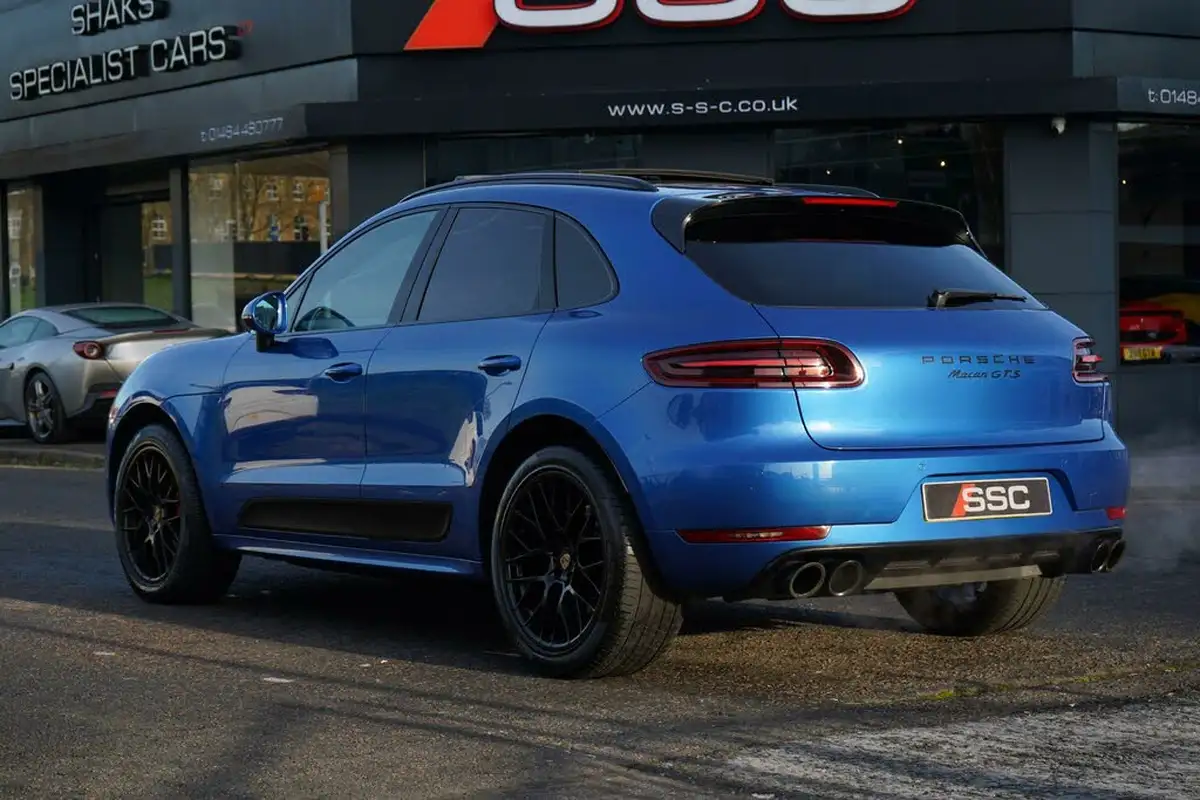 2016-porsche-macan-30-gts-big-8