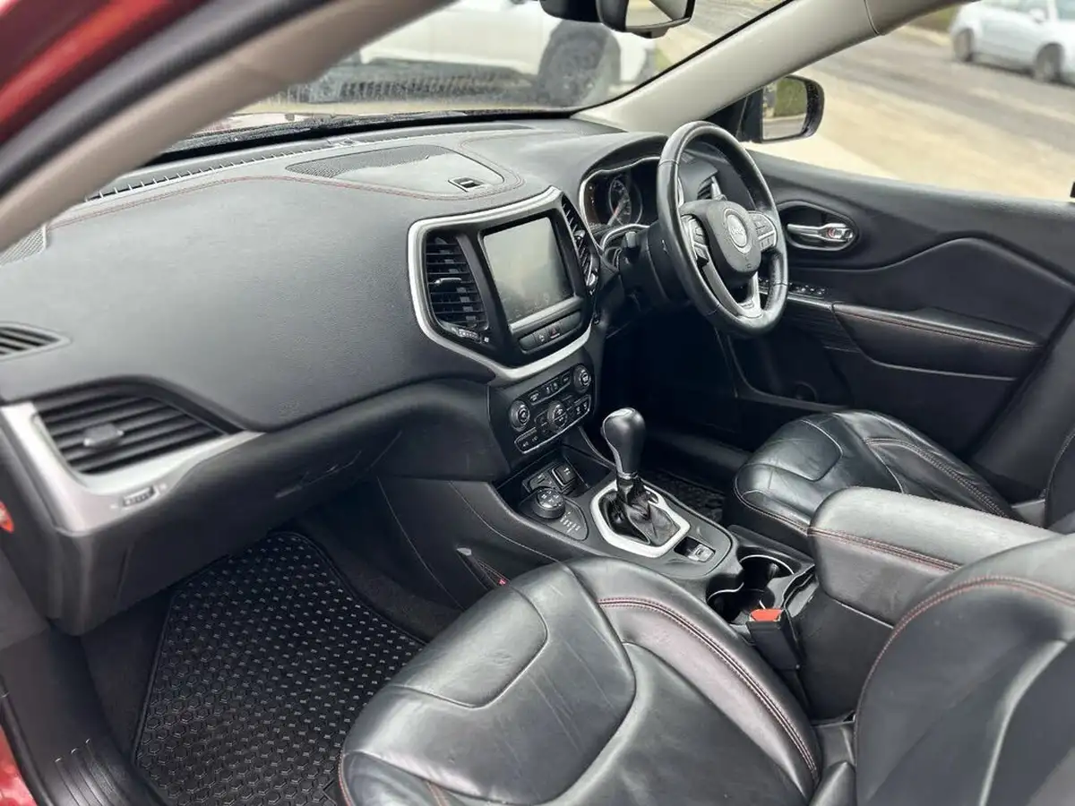 2015-jeep-cherokee-32-trailhawk-big-16