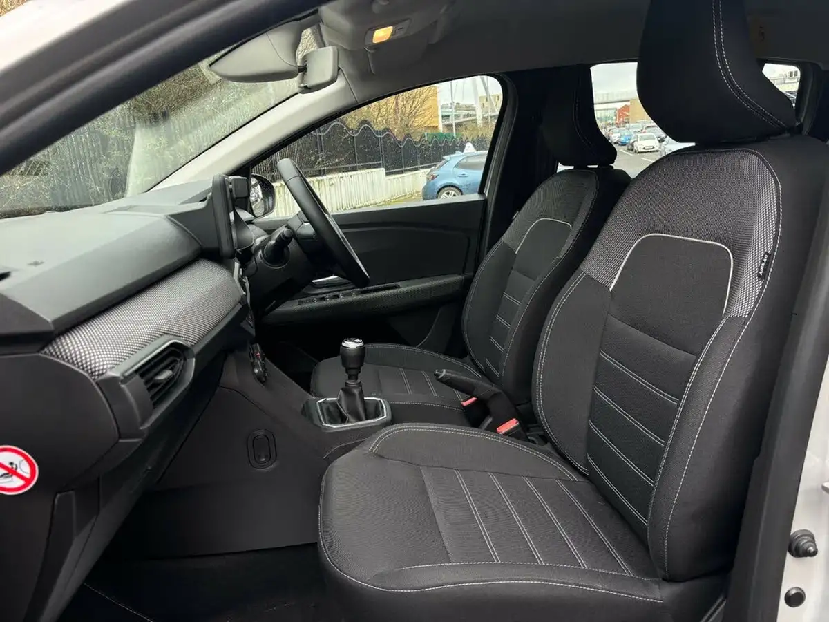2022-dacia-sandero-10-tce-comfort-90bhp-big-10