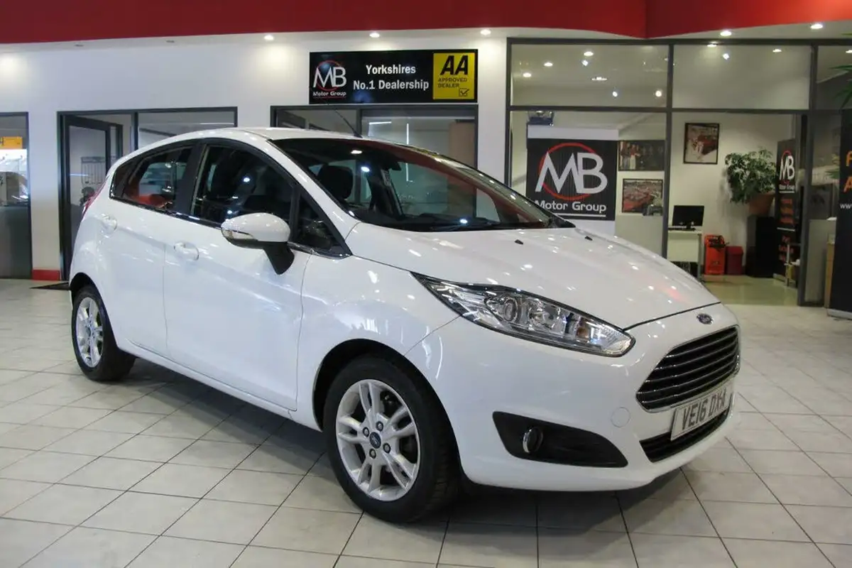 2016-ford-fiesta-16-zetec-5d-big-6