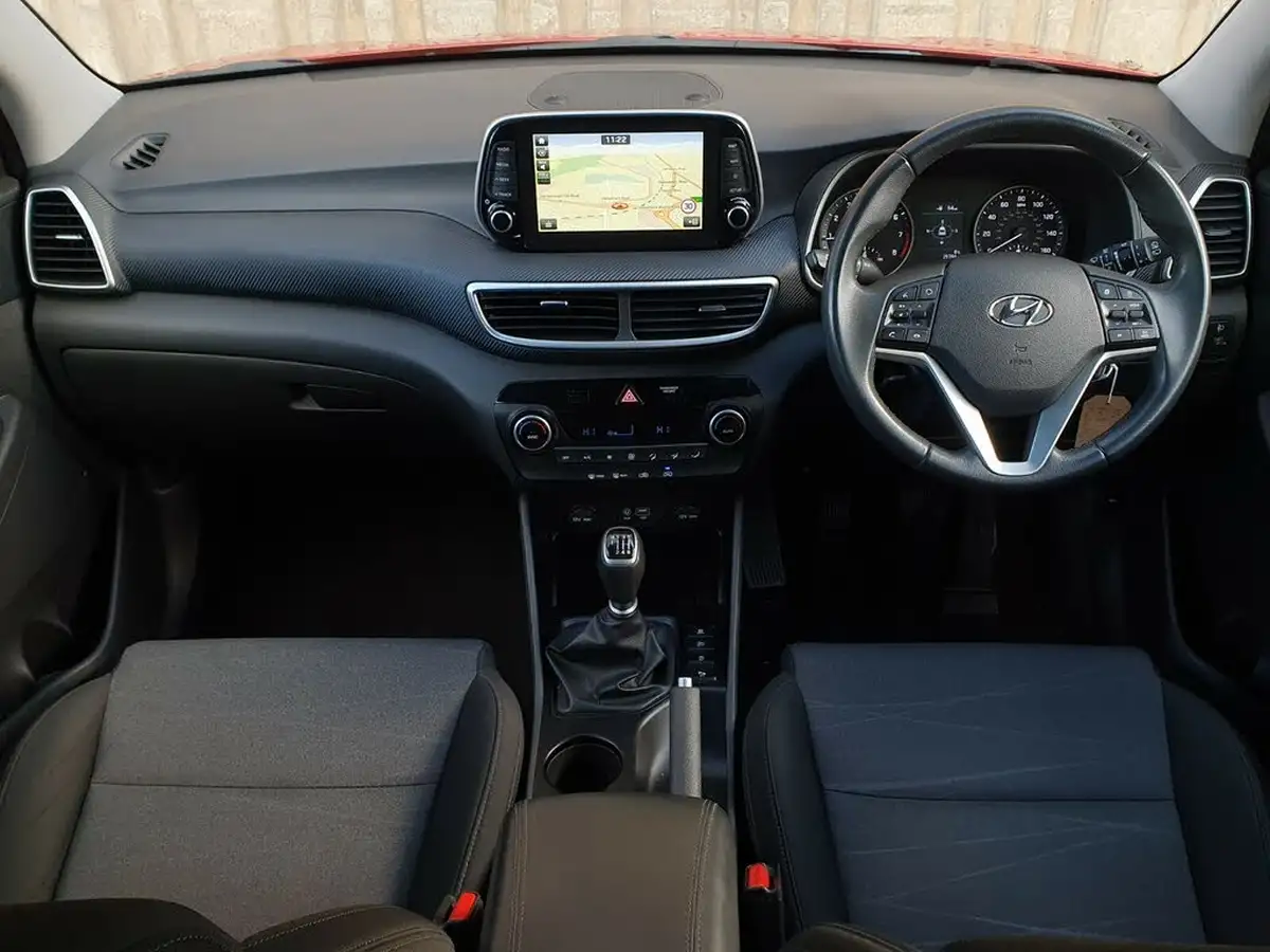 2019-hyundai-tucson-16-gdi-se-nav-big-12
