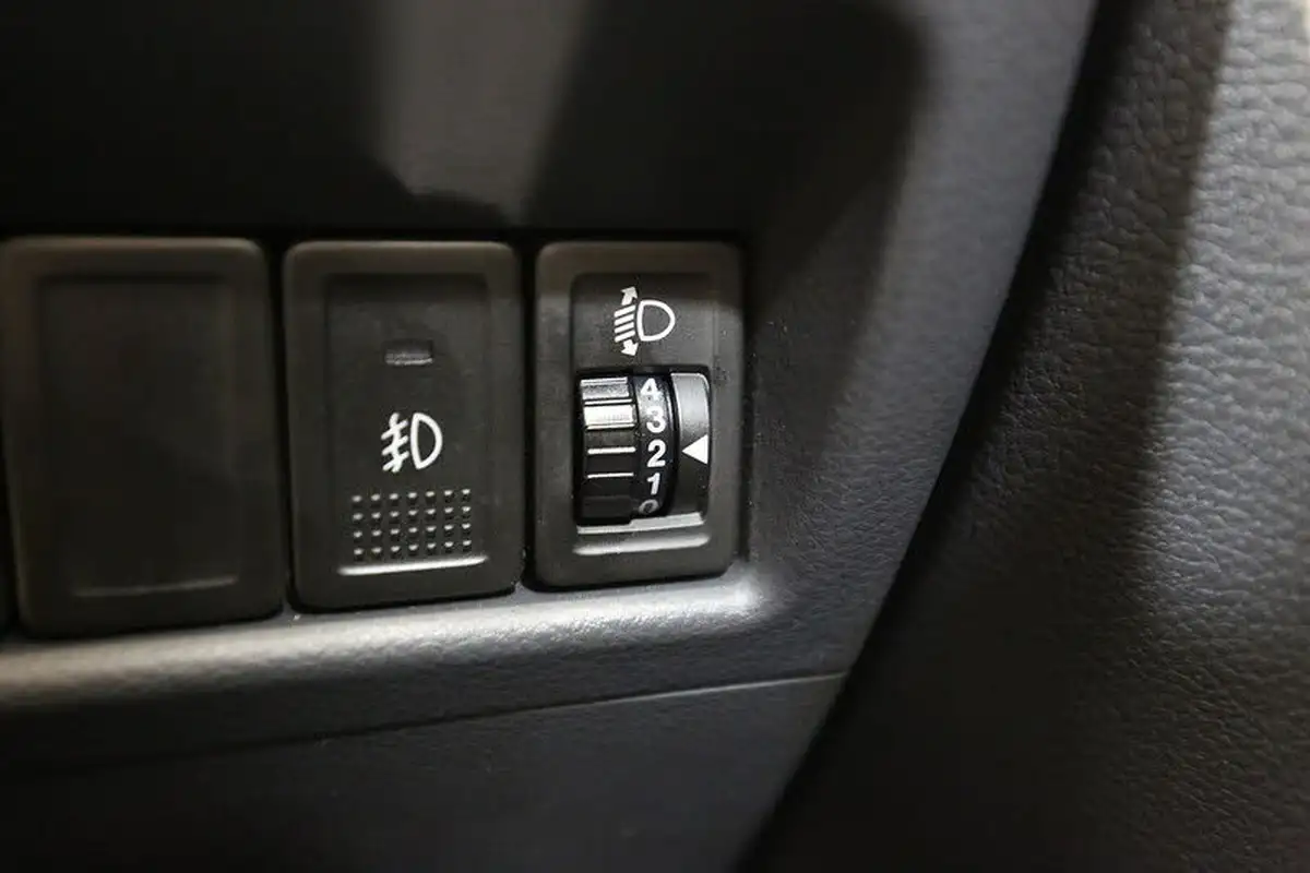 2018-suzuki-celerio-10-sz4-ags-big-37