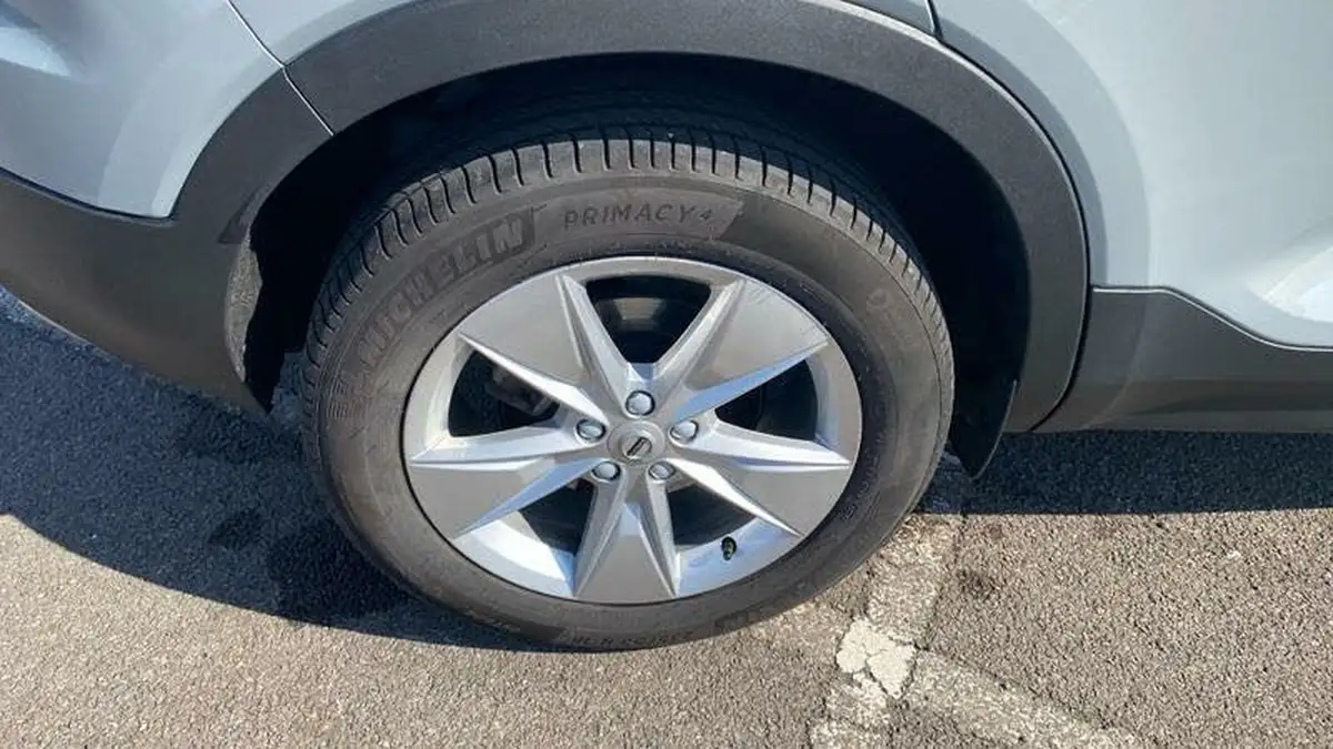 2024-volvo-xc40-20-b3-core-big-41