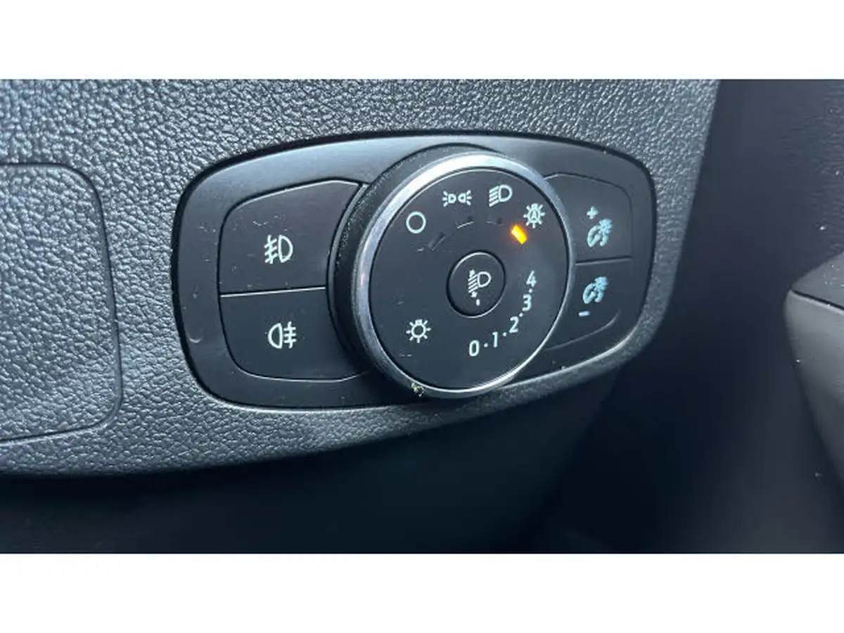 2023-ford-focus-10t-titanium-125ps-hatchback-big-21