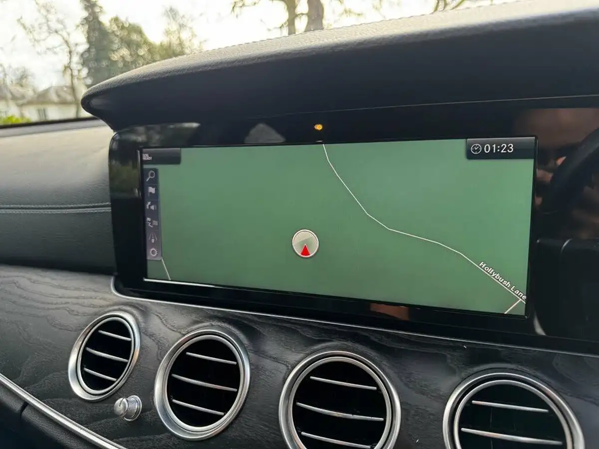 2019-mercedes-benz-e-class-20-e200-amg-line-saloon-4d-big-21