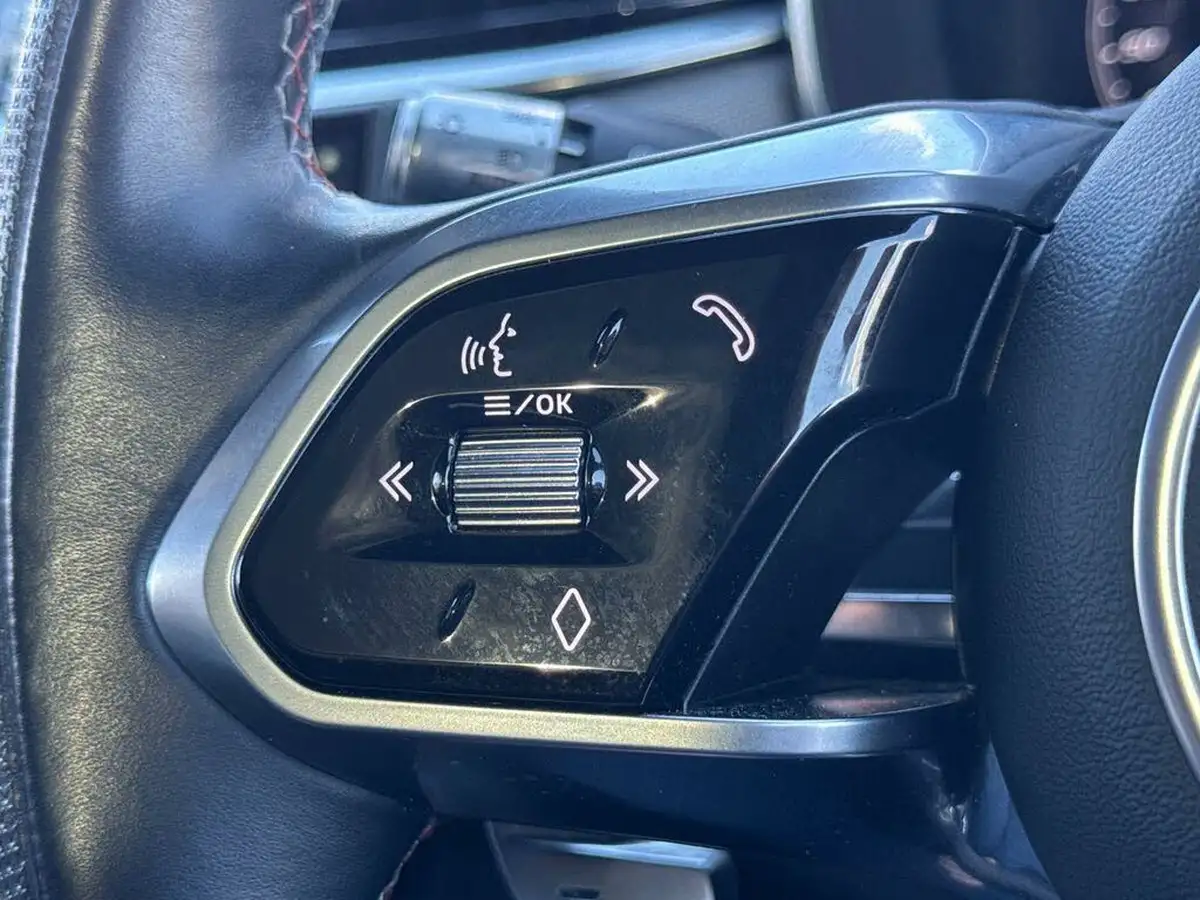 2021-jaguar-f-pace-50-v8-svr-big-14