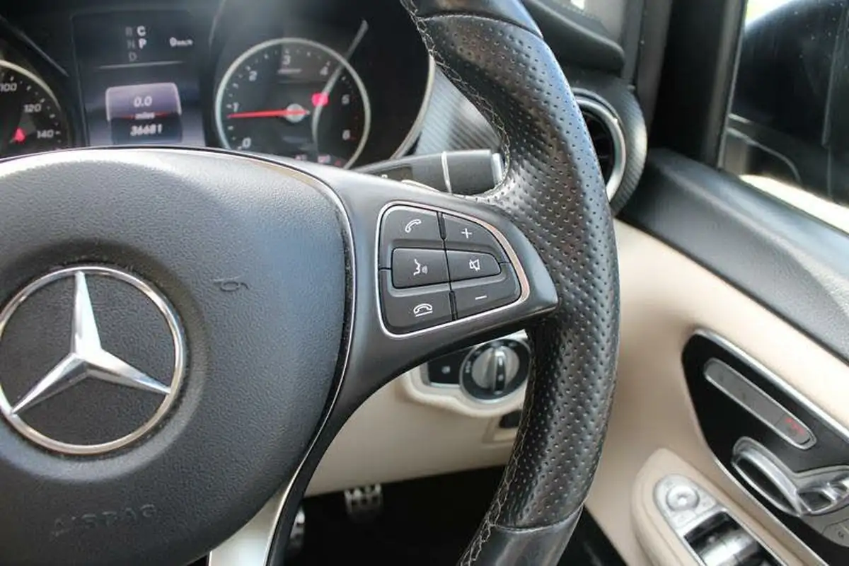2019-mercedes-benz-v-class-20d-v220d-amg-line-extra-long-big-30