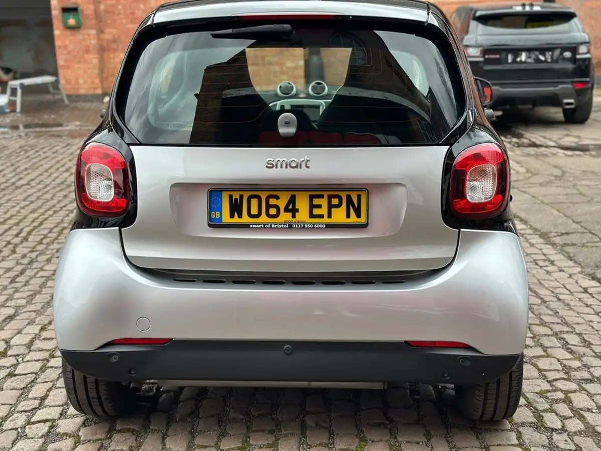 2015-smart-fortwo-10-prime-premiumss-big-11
