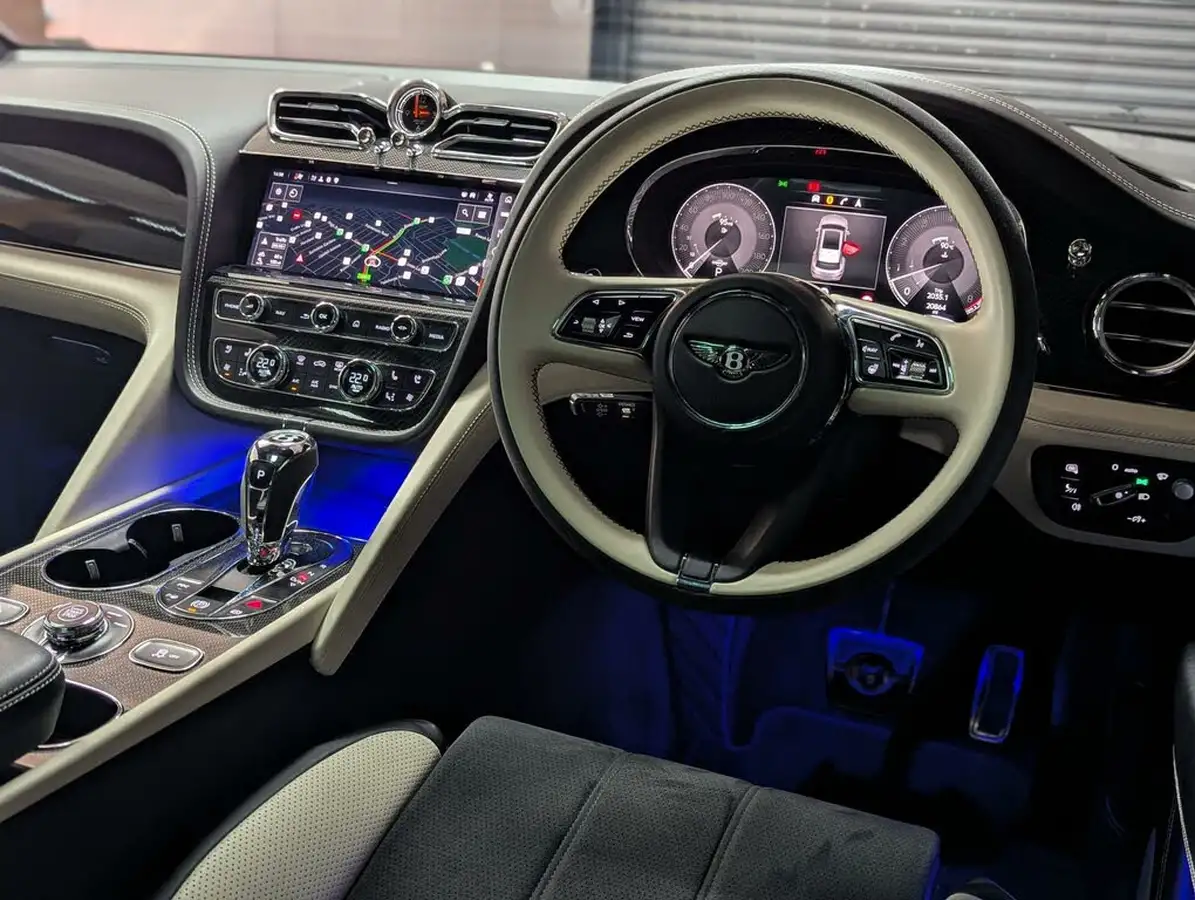 2022-bentley-bentayga-40-v8-big-47