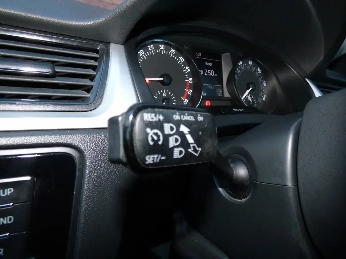 2016-skoda-rapid-14tdi-se-big-23