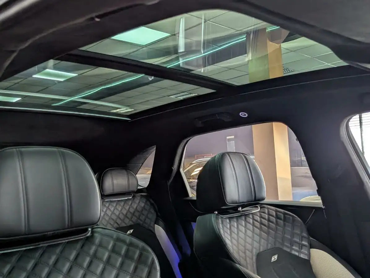 2022-bentley-bentayga-40-v8-big-71