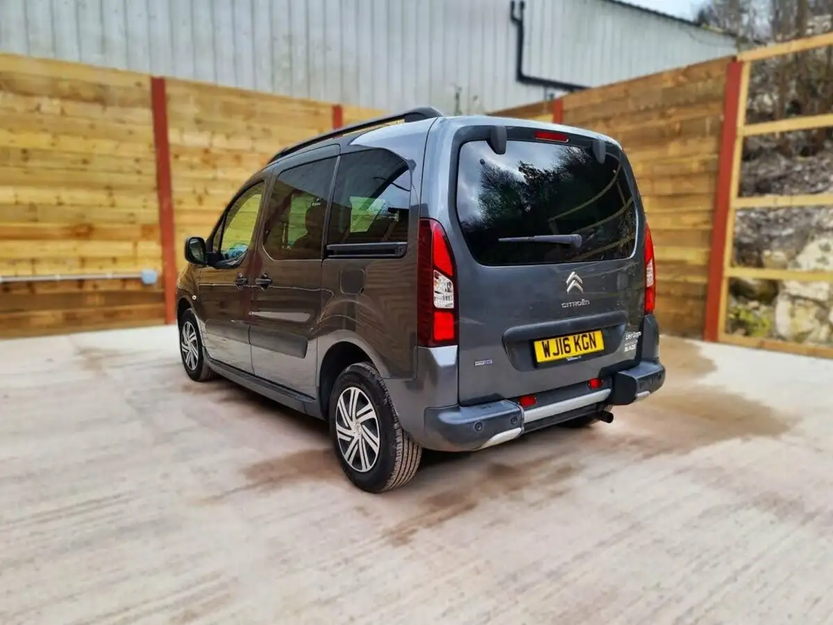 2016-citroen-berlingo-16bluehdi-multispace-xtr-102ps-ss-etg6-big-5