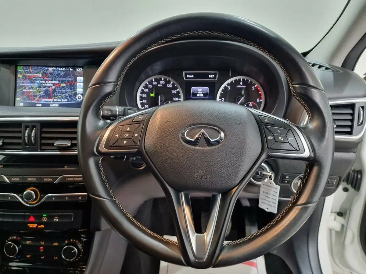 2019-infiniti-q30-22d-sport-big-49