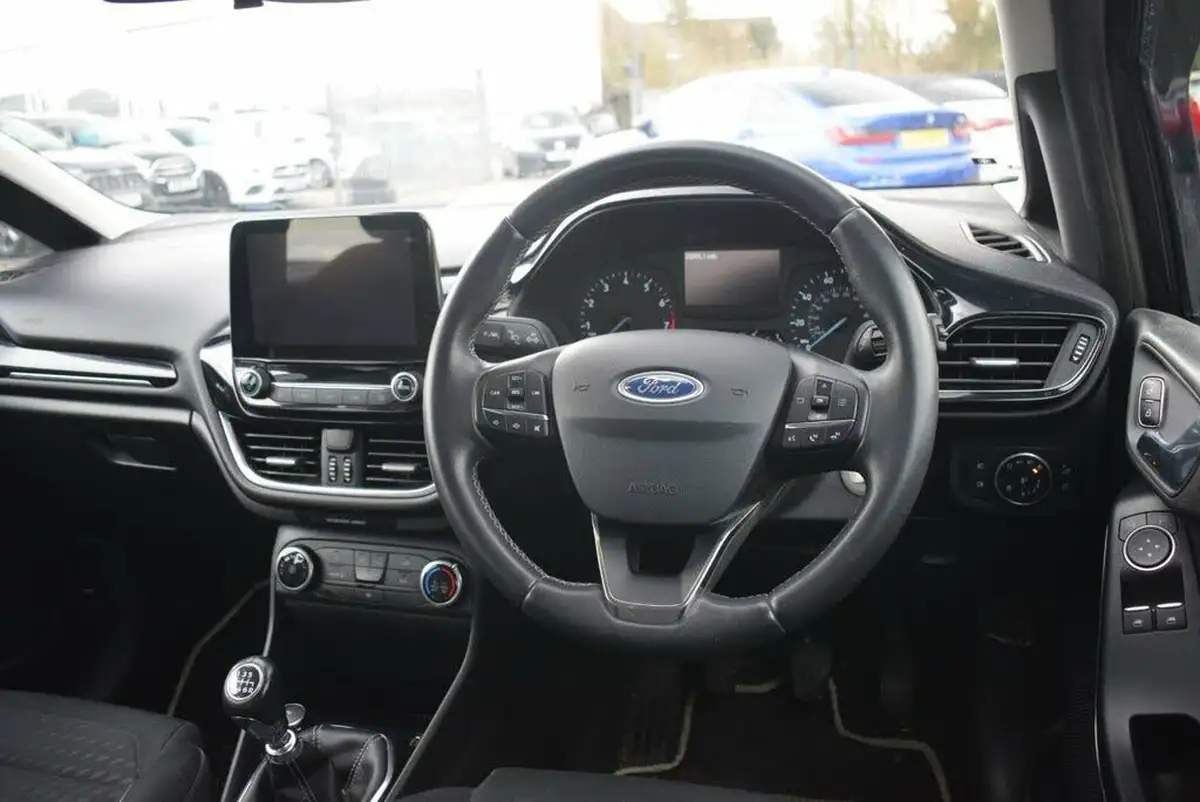 2019-ford-fiesta-10t-zetec-5d-big-2