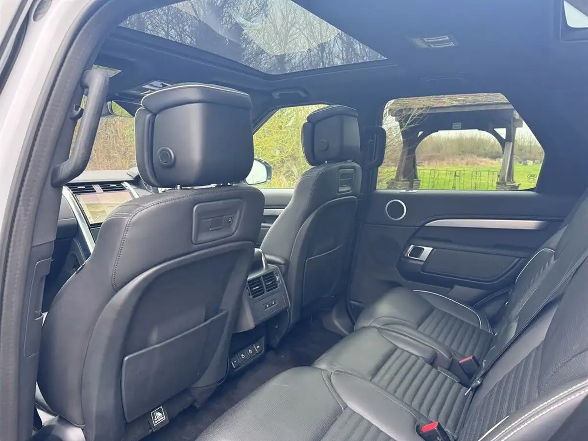 2021-land-rover-discovery-30-d300-r-dynamic-hse-big-20