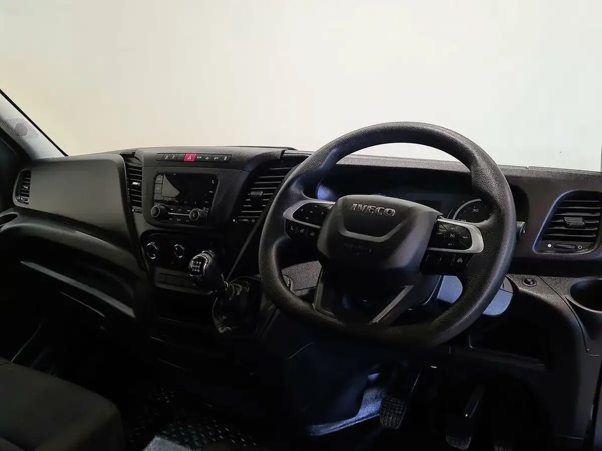 2021-iveco-daily-s-class-23td-35s14v-business-3520mm-h2-136pseu6dt-big-4