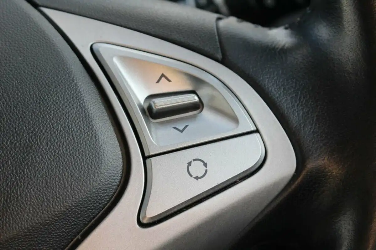 2017-hyundai-ix20-14-se-nav-big-26