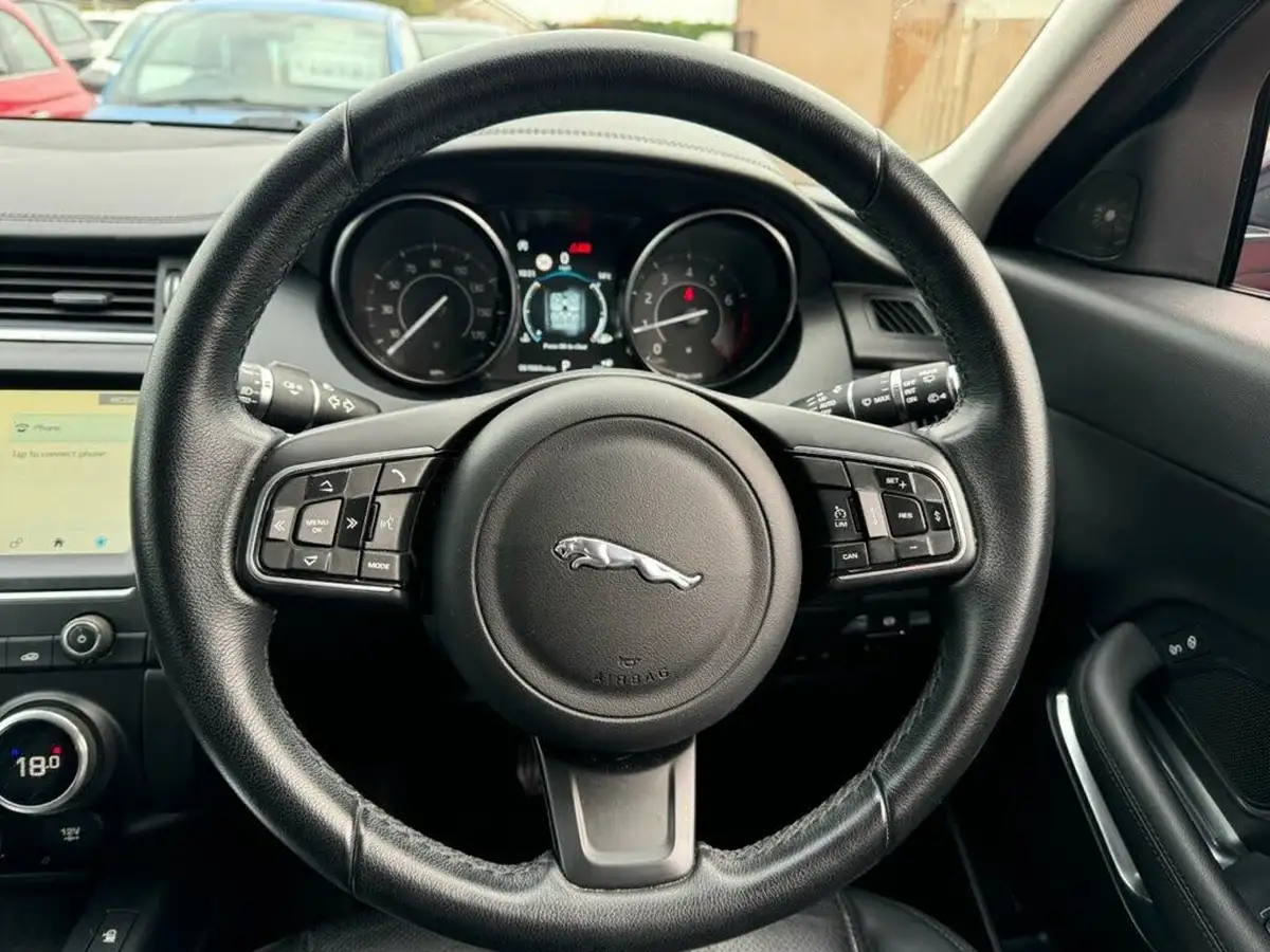 2018-jaguar-e-pace-20-i4-s-big-10